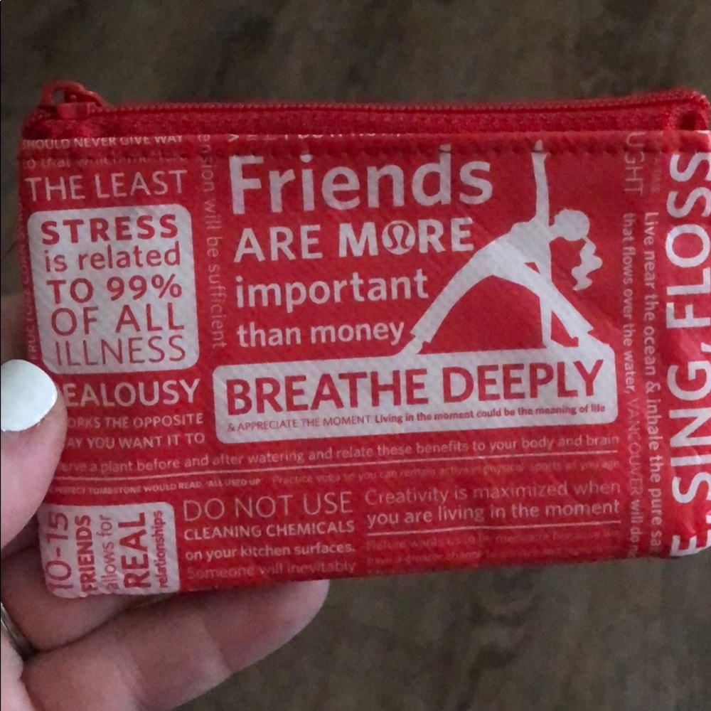 Lululemon - Picture 3 of 4